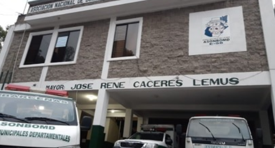 Bomberos de Bárcenas suspenden traslados de pacientes con síntomas de COVID-19