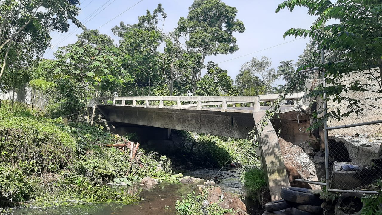 Lluvias generan colapso de puente en Escuintla