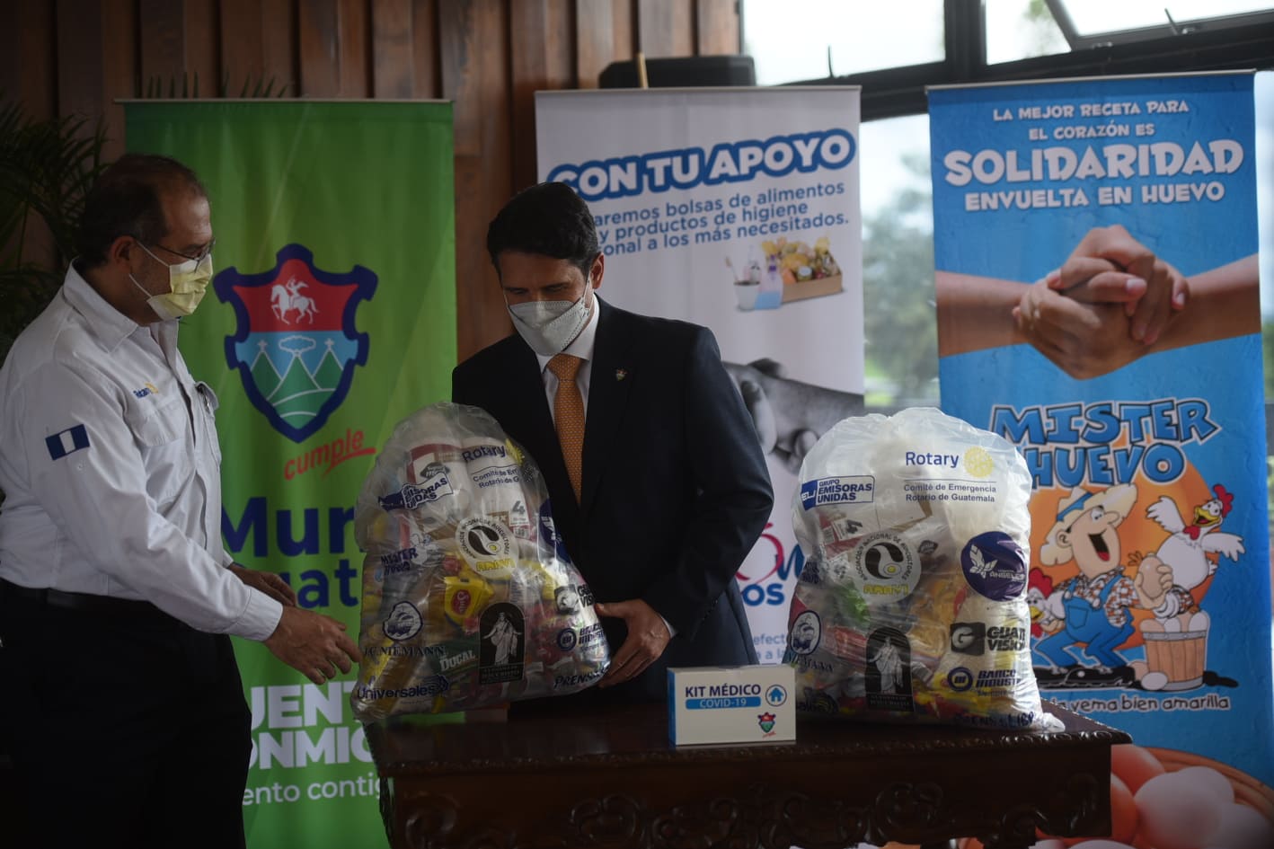 campaña Corazones Solidarios entrega alimentos a afectados por Covid-19