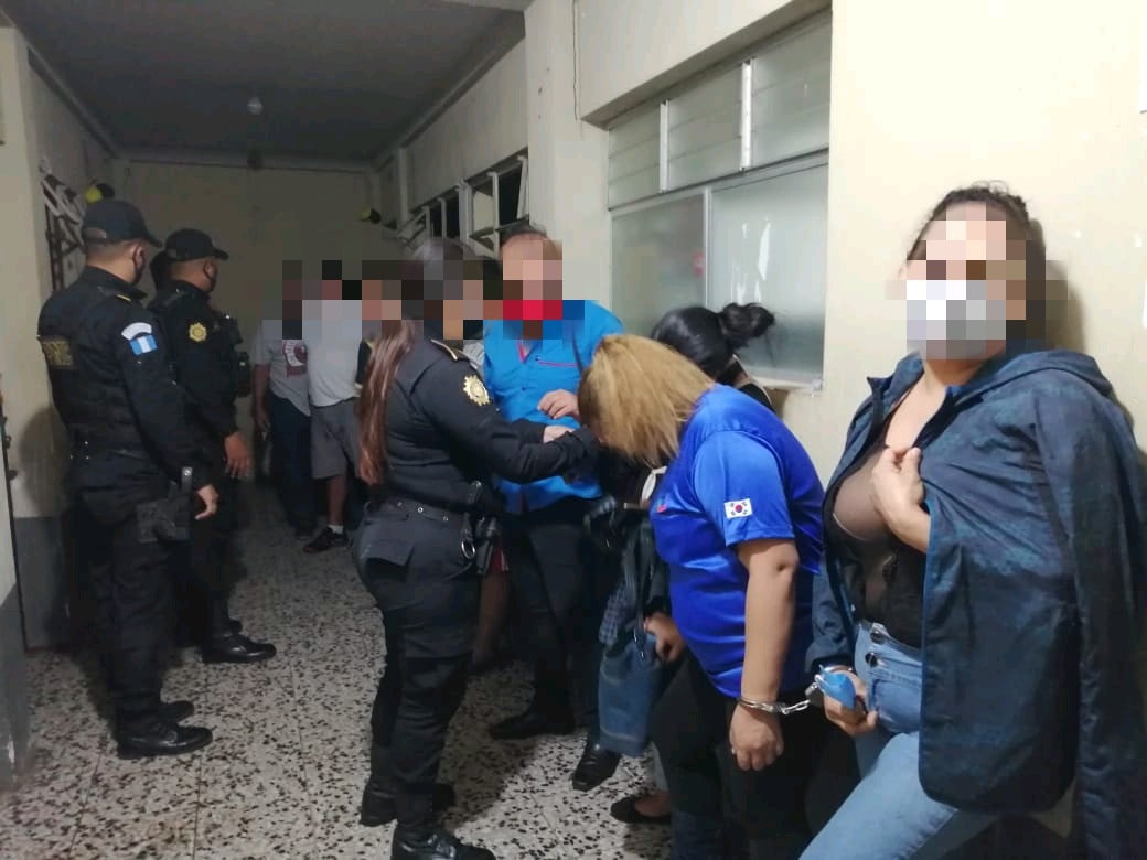 capturados por participar en fiestas clandestinas en Escuintla y Chimaltenango