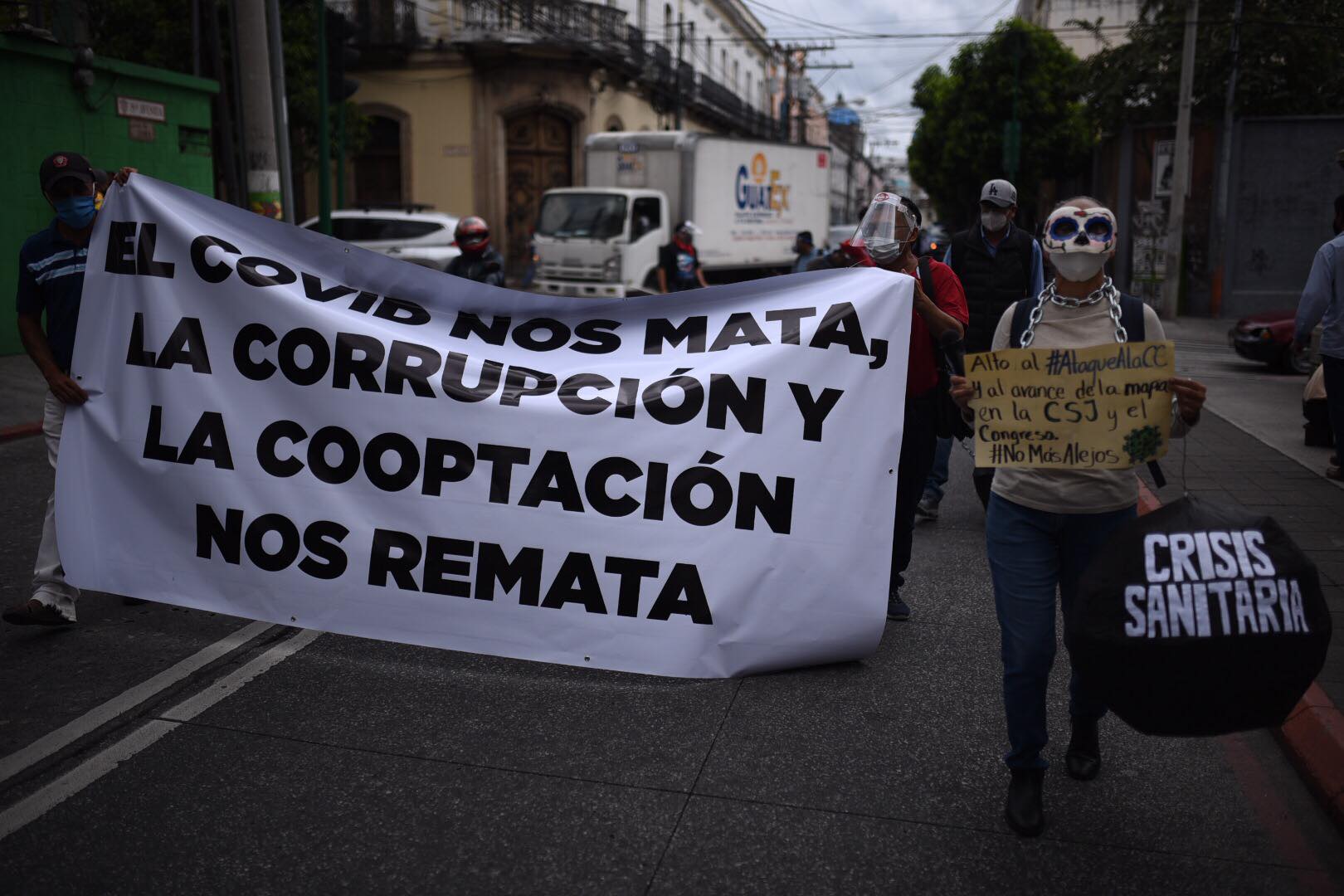 manifestación frente al Congreso para que se elijan Cortes