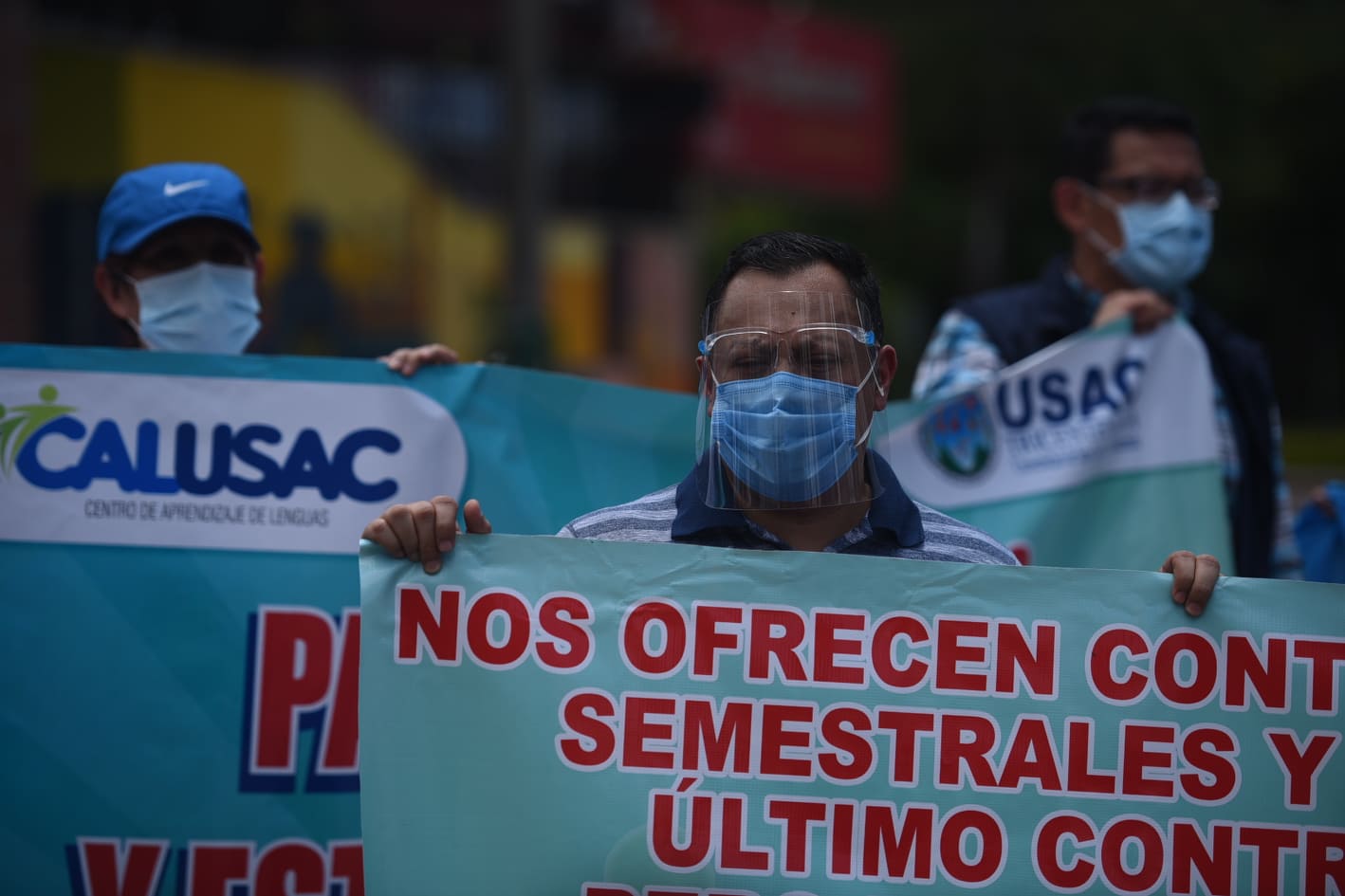 Trabajadores del Calusac exigen pago de salarios