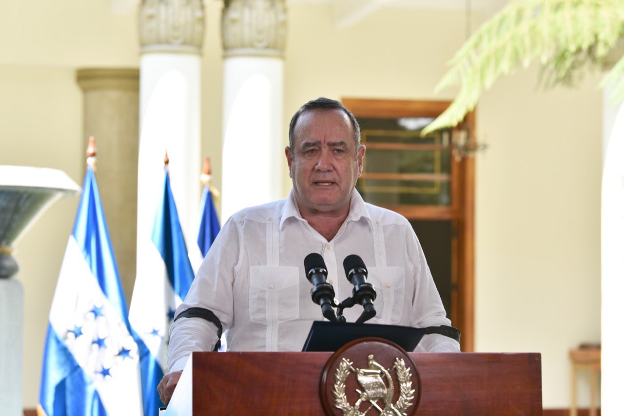 presidentes de Guatemala y Honduras se reúnen