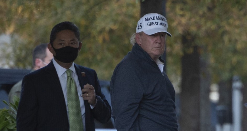Donald Trump va a jugar golf