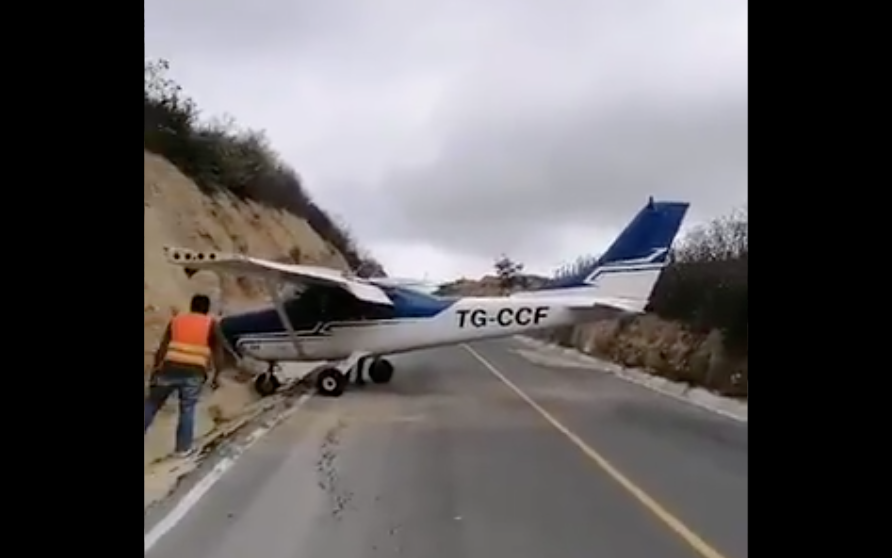 Avioneta aterriza de emergencia en SacatepÃ©quez