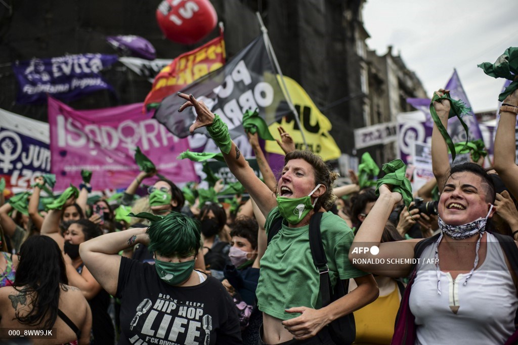Congreso de Argentina aprueba legalizar el aborto
