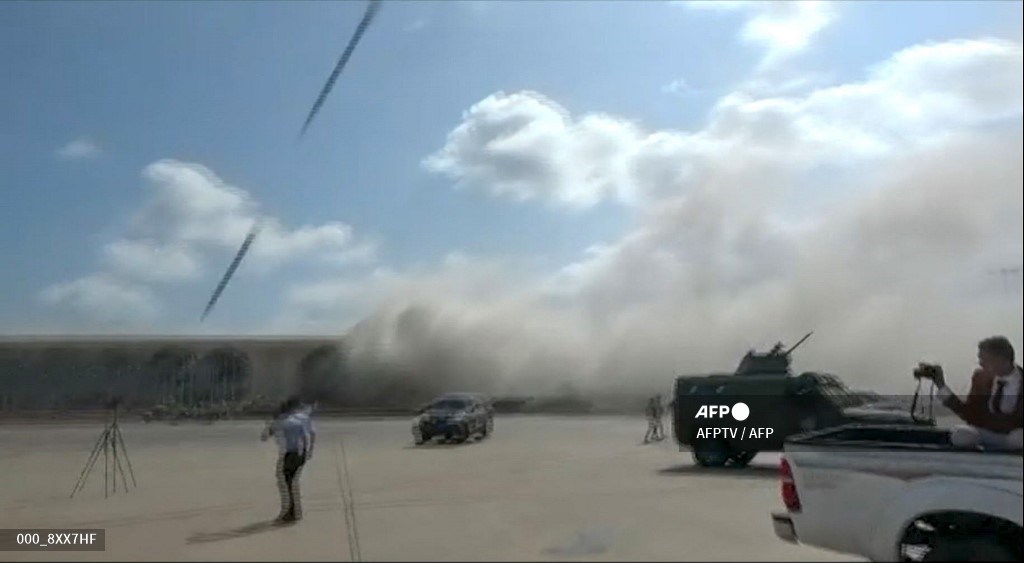 Explosiones en aeropuerto de Adén, en Yemen