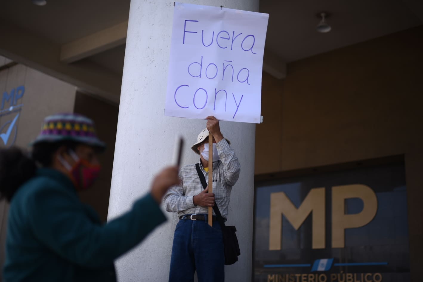 manifestación en el MInisterio Público para exigir la renuncia de la fiscal general Consuelo Porras