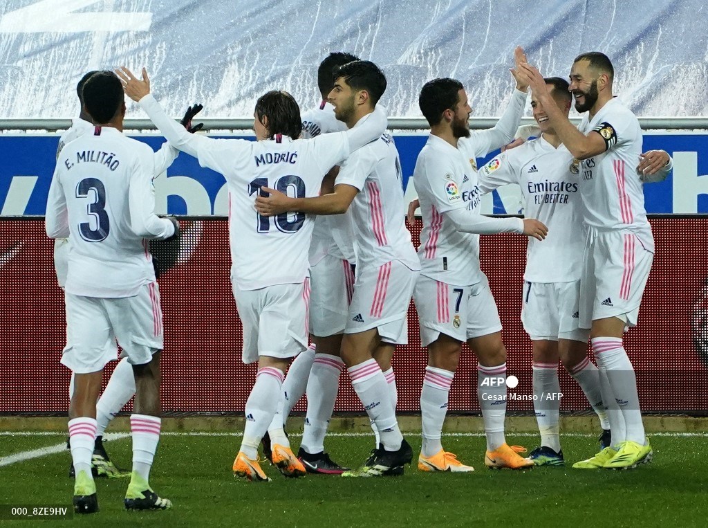 Triunfo del Madrid con doblete de Benzema