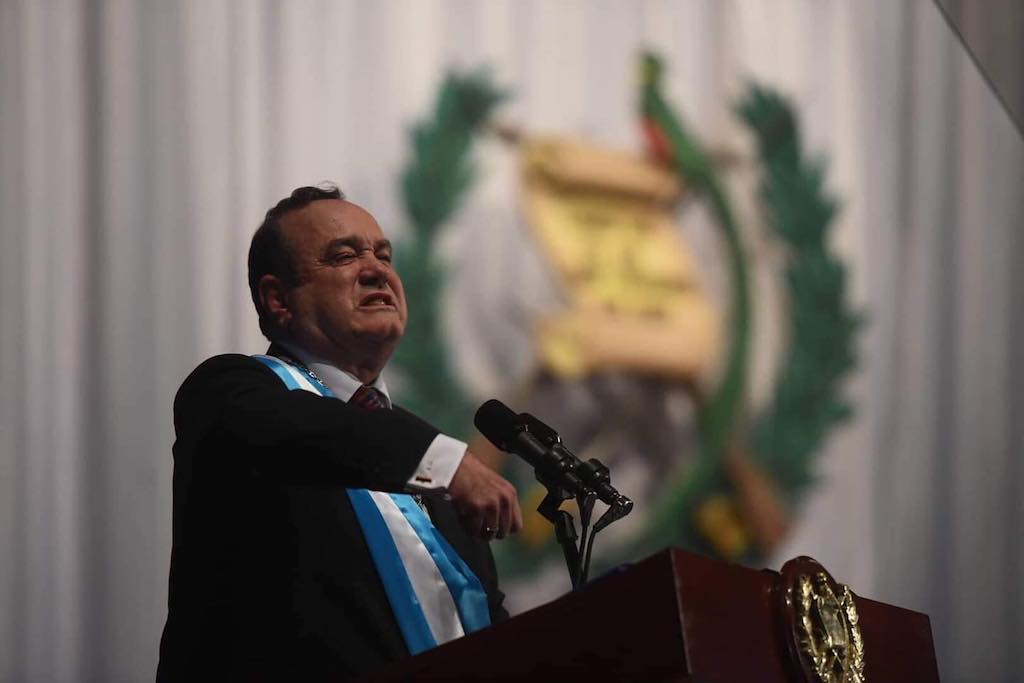 Alejandro Giammattei toma posesión como presidente de Guatemala.
