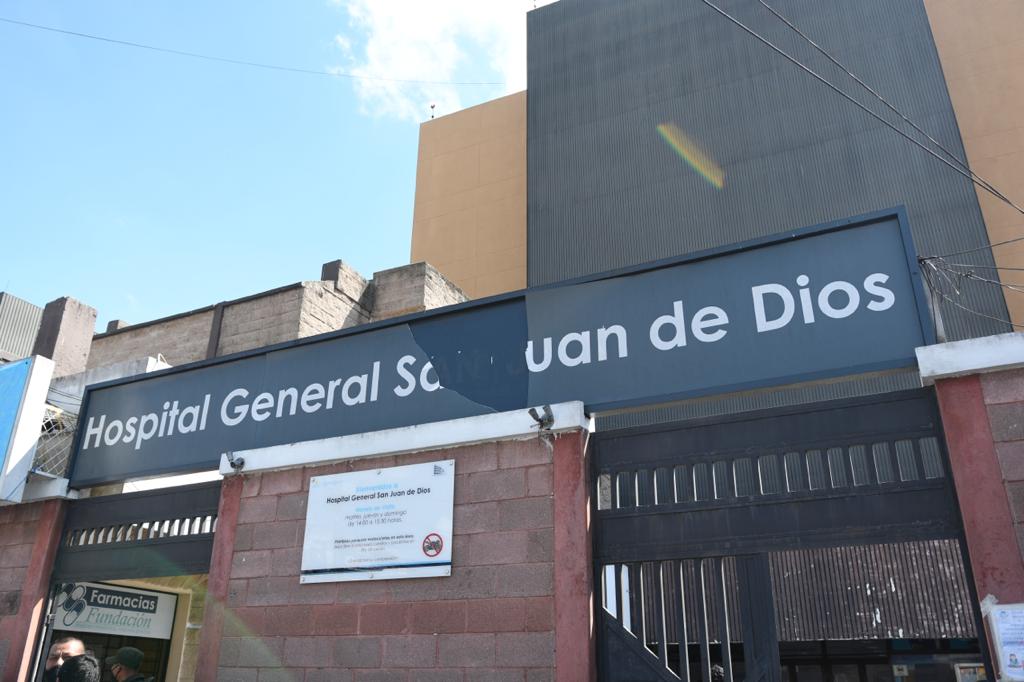 Jorge Flores asume como director del Hospital General San Juan de Dios
