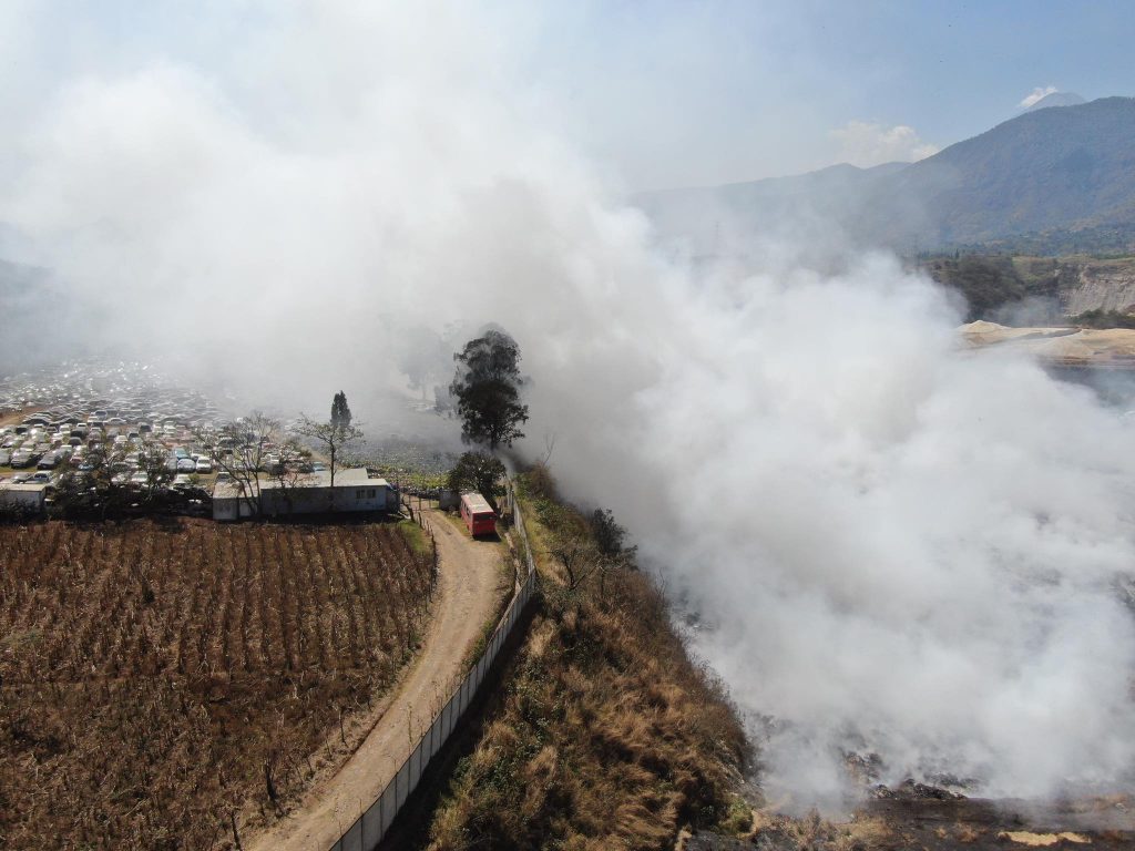 incendio en vertedero de basura de Villa Nueva