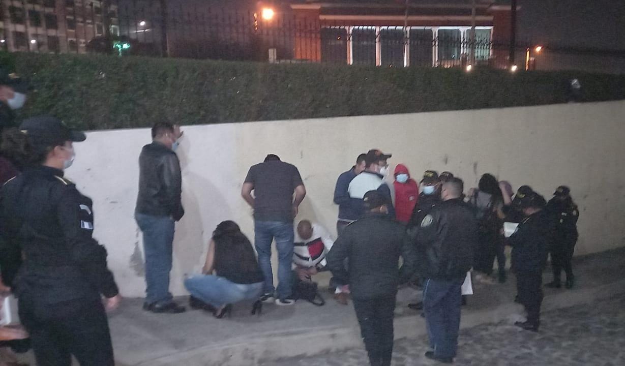 La PNC capturó a 140 personas en las últimas 24 horas. De esas, 83 incumplieron las medidas de seguridad contra el COVID-19.