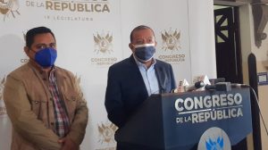 diputado Aldo Dávila presenta iniciativa de ley para reducir salarios de funcionarios y diputados