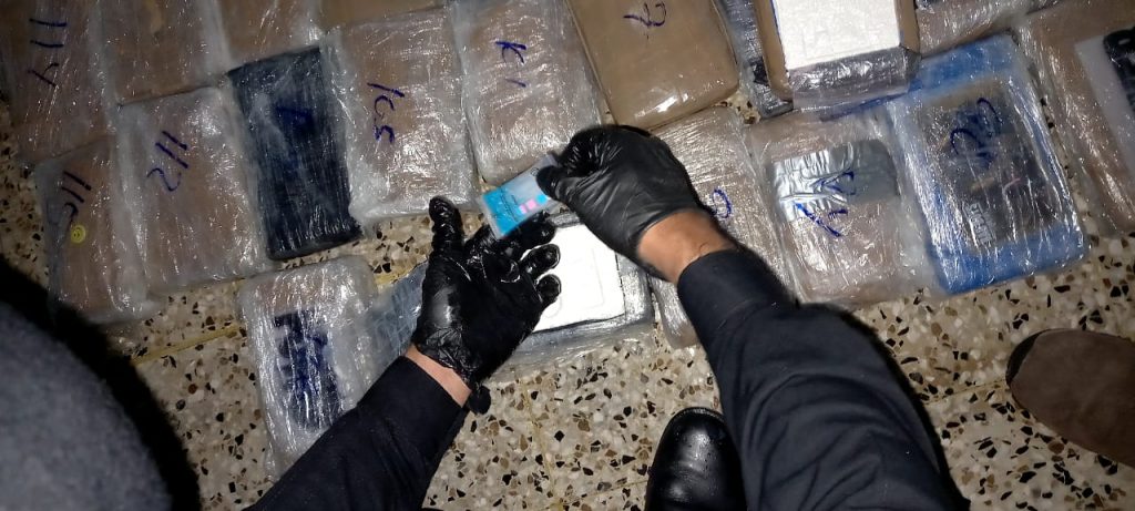 Decomisan 115 paquetes con cocaína en Puerto Quetzal