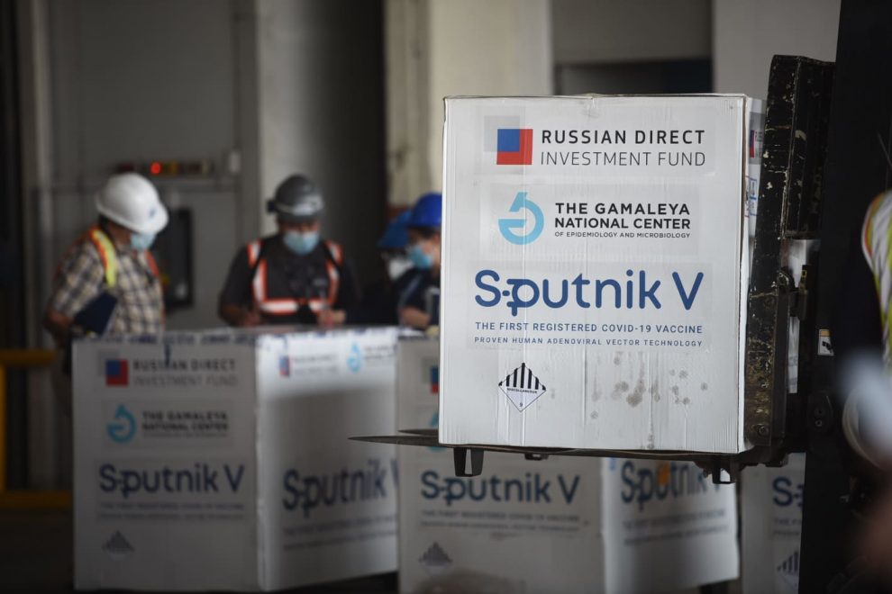 Guatemala recibe primer lote de vacunas Sputnik V