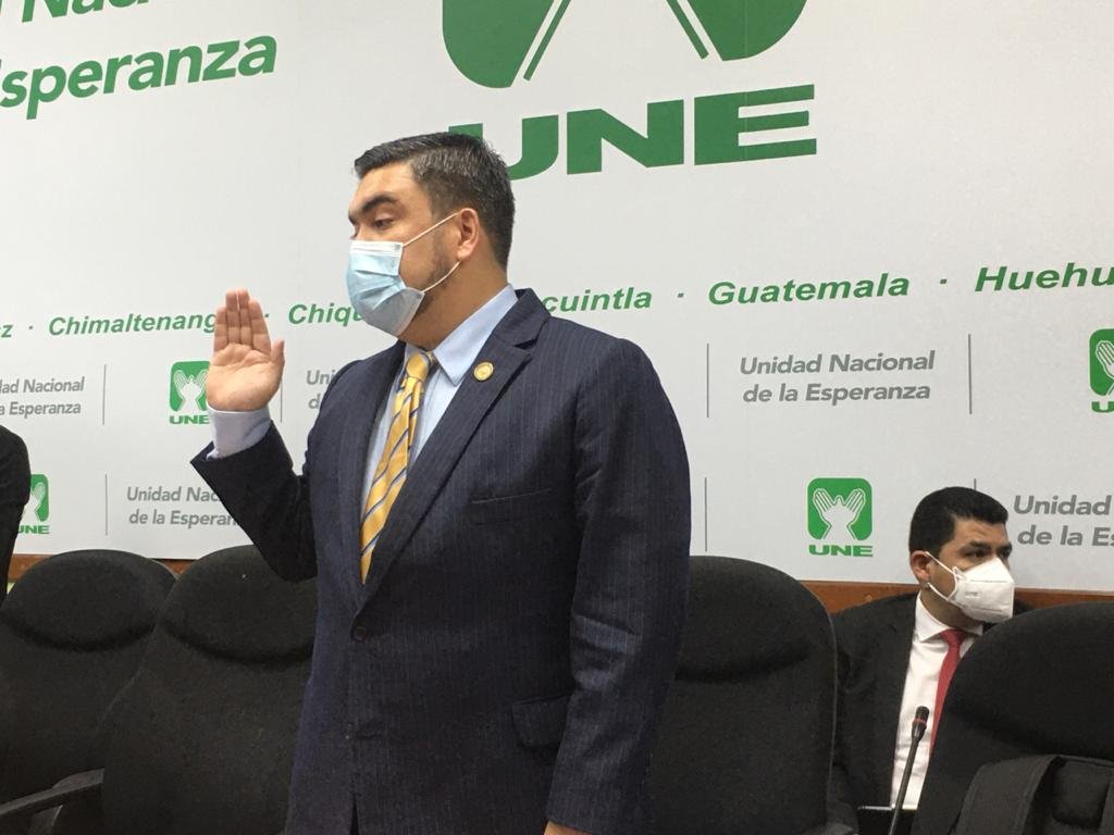 ministro de Energía y Minas, Alberto Pimentel