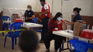 Inauguran puesto de vacunación contra Covid-19 en centro Alida España