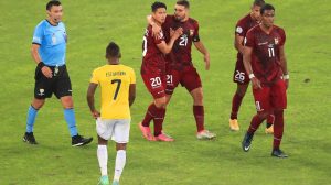 Venezuela y Ecuador empatan 2-2