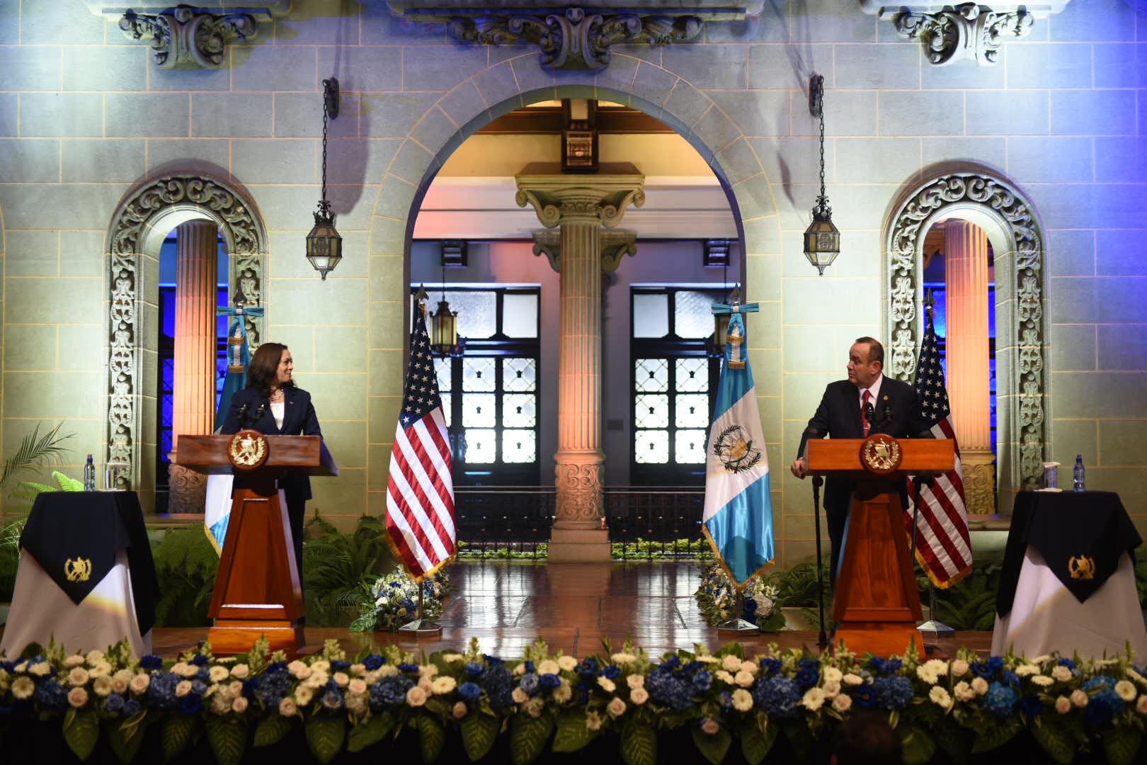 conferencia de Kamala Harris y Alejandro Giammattei