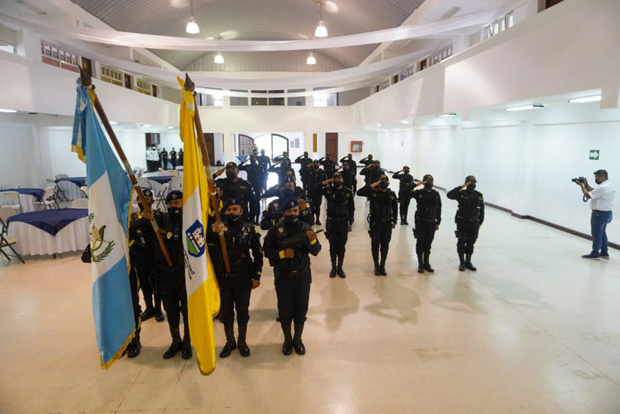 Municipalidad de Santa Catarina Pinula gradúa a agentes de Municipalidad de Morales, Izabal