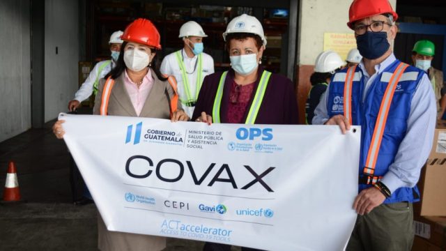 Guatemala recibe más de 300 mil dosis contra Covid-19