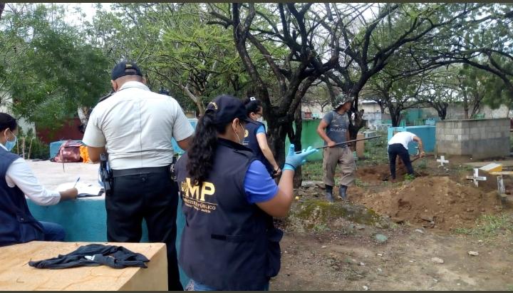 exhumaciones en Zacapa en busca de Cristina Siekavizza