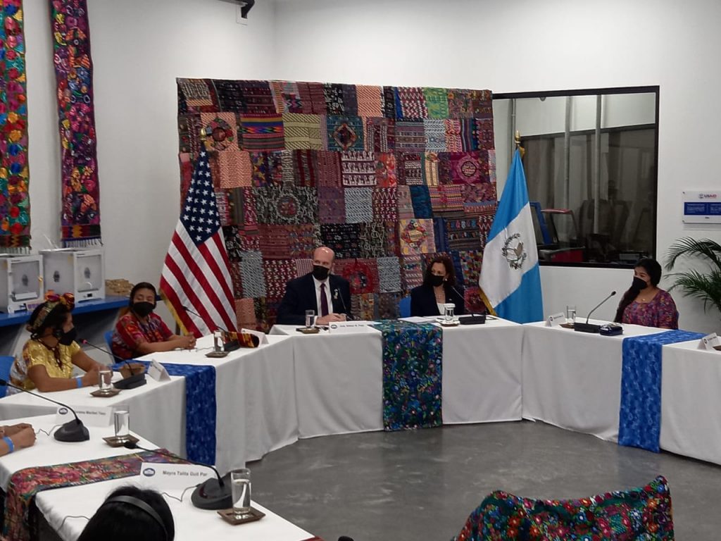 Vicepresidenta de Estados Unidos, Kamala Harris, se reúne con sociedad civil guatemalteca
