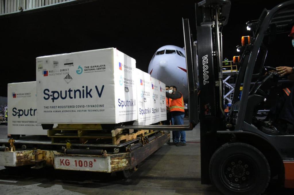 Guatemala recibe otras 50 mil dosis de Sputnik V