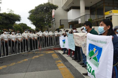 cierres vehiculares y manifestaciones cerca del Palacio Nacional por visita de vicepresidenta Kamala Harris