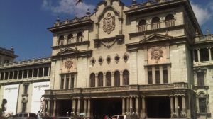 El gobierno detalló el estado de la pandemia causada por el COVID-19 en una conferencia que se desarrolló en el Palacio Nacional de la Cultura. Guatemala.
