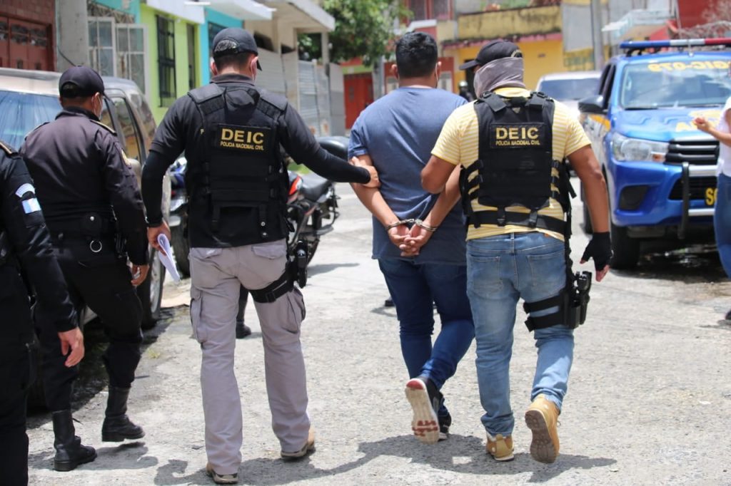 capturan a señalados de asesinar a dos extranjeros en Mixco