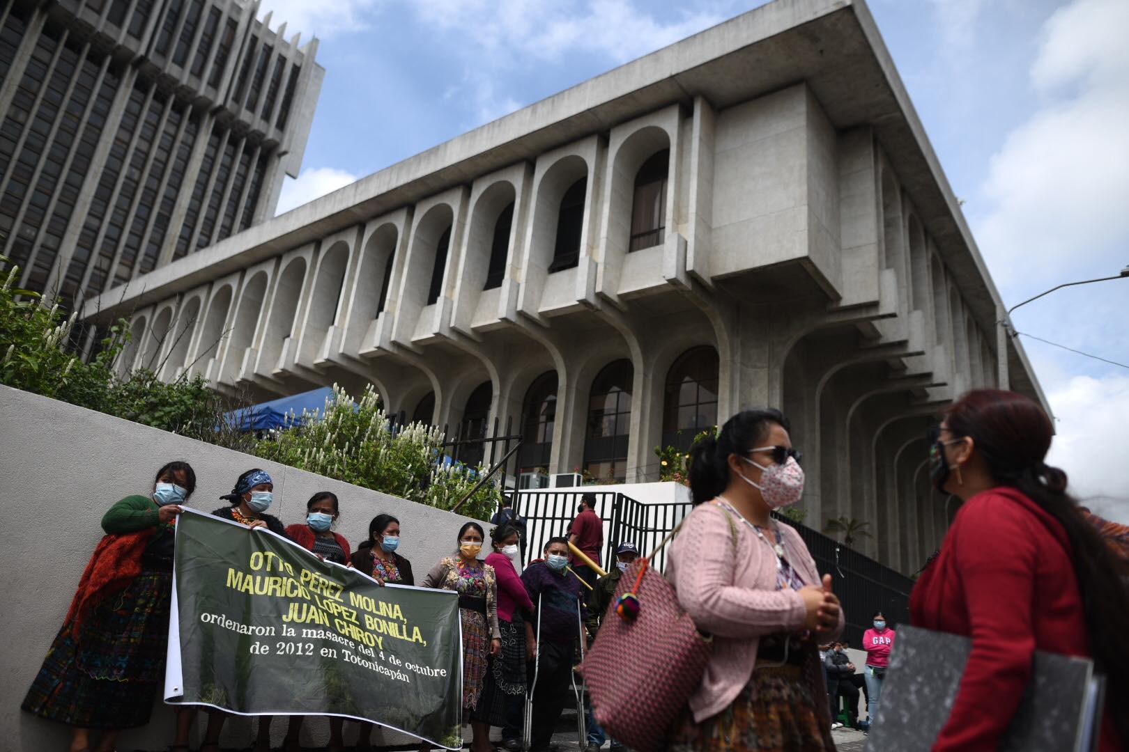 manifestación para exigir justicia por víctimas de matanza en Cumbre de Alaska