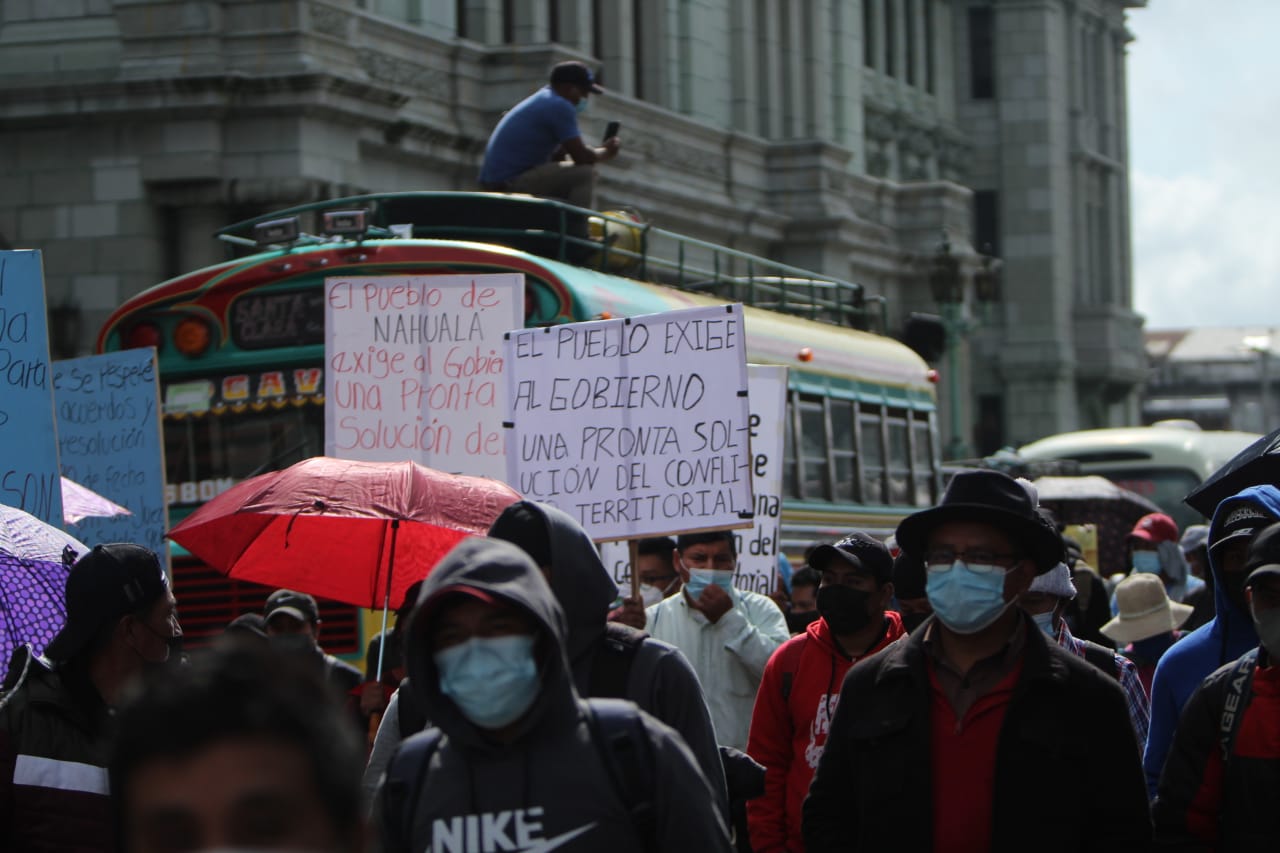 Vecinos de Nahualá manifiestan en la Ciudad de Guatemala