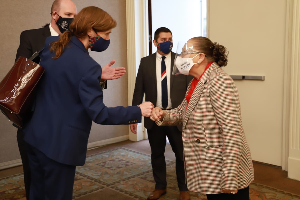 reunión de la fiscal general Consuelo Porras y la jefa de Usaid, Samantha Power