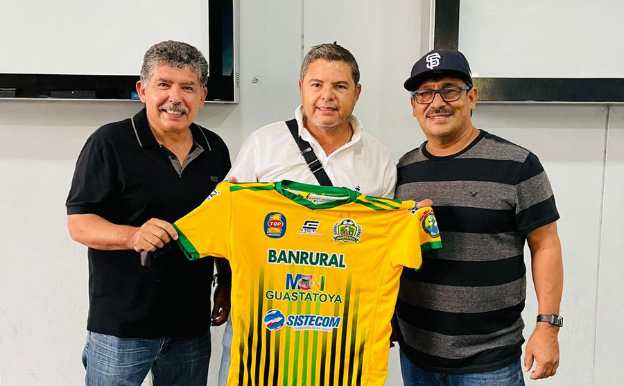 Daniel "Travieso" Guzmán llegó al país para dirigir a Guastatoya