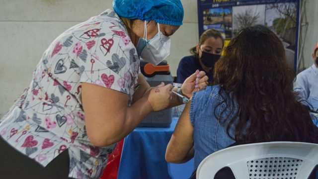 brigadas de vacunación contra Covid-19 en Villa Nueva