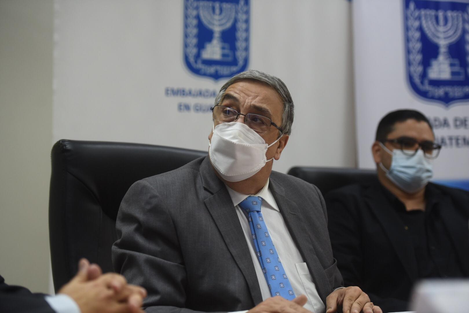 embajada de Israel dona mascarillas a Guatemala