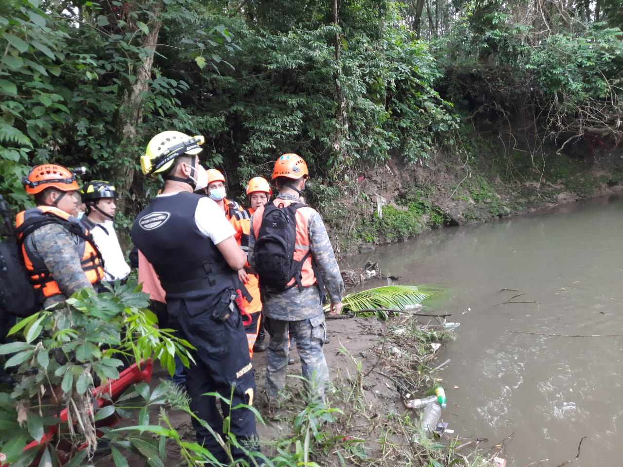 Localizan cuerpo de mujer arrastrada por río en Suchitepéquez