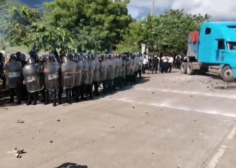 disturbios en El Estor, Izabal, durante protesta contra minera