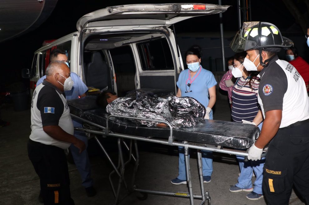 Niño y adulto heridos por ataque armado en tortillería de Villa Canales