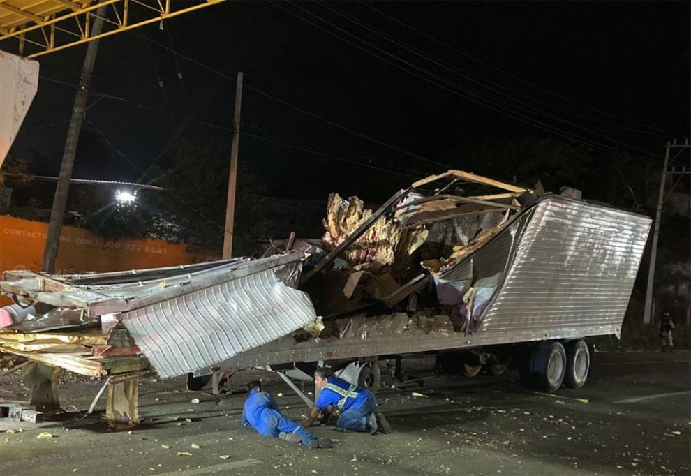 migrantes guatemaltecos mueren en accidente de tráiler en Chiapas, México
