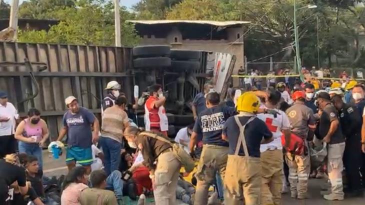 accidente de tráiler en Chiapas, México, que dejó migrantes heridos y fallecidos