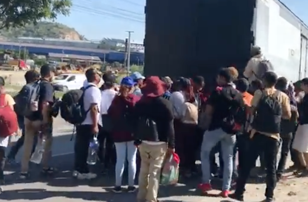 Sale de San Pedro Sula la primera caravana migrante de 2022