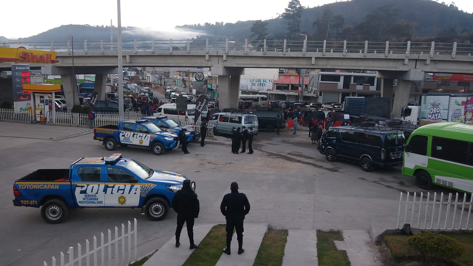 Bloqueo de transportistas en Cuatro Caminos; San Cristóbal, Totonicapán