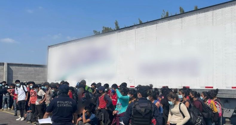 rescatan en México a 338 migrantes