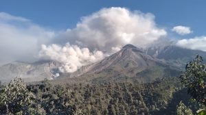 caída de ceniza por actividad del volcán Santiaguito