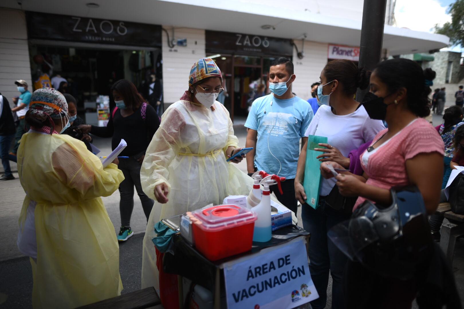 jornada de vacunación contra Covid-19 en el Paseo de la Sexta