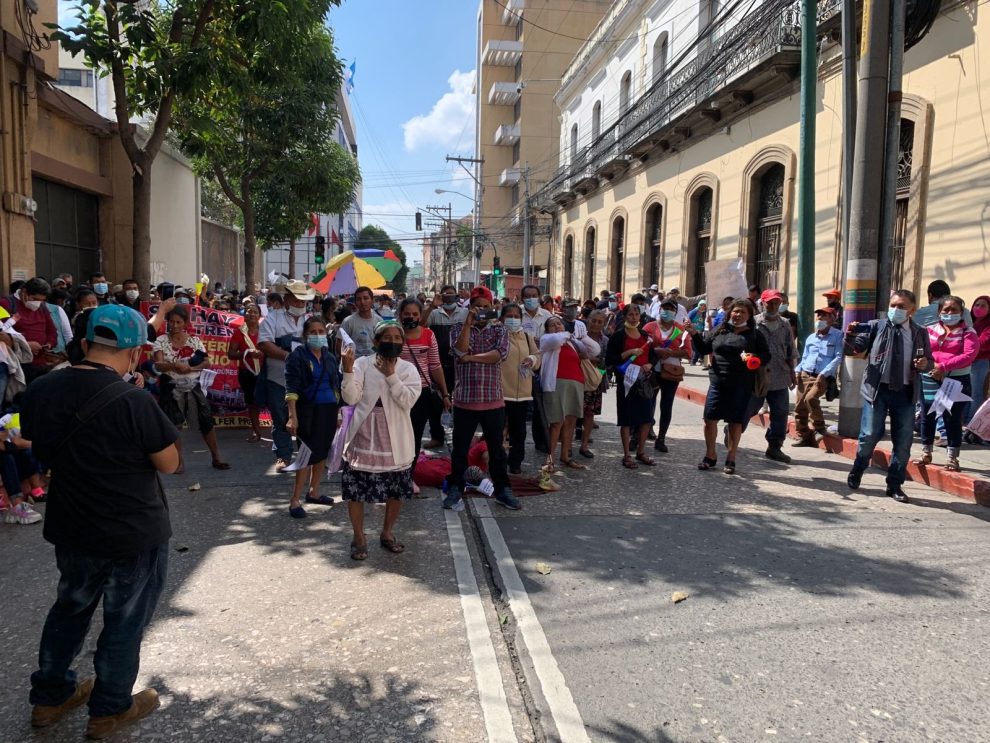 Protestan para exigir derogación del contrato del Ferrocarril del Bicentenario