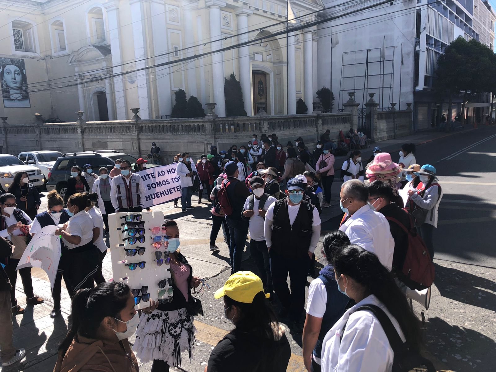 manifestación de trabajadores de Salud frente al Congreso